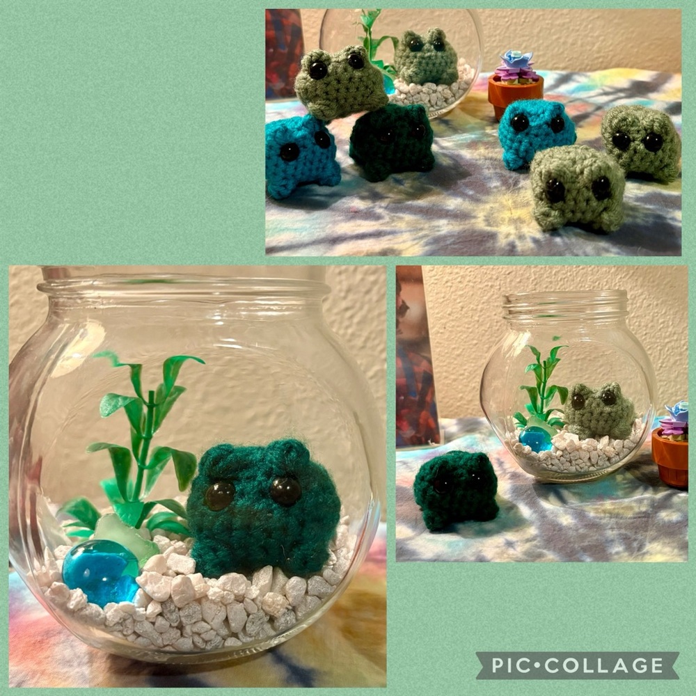 Handmade tiny frog crochet desk pets with tank